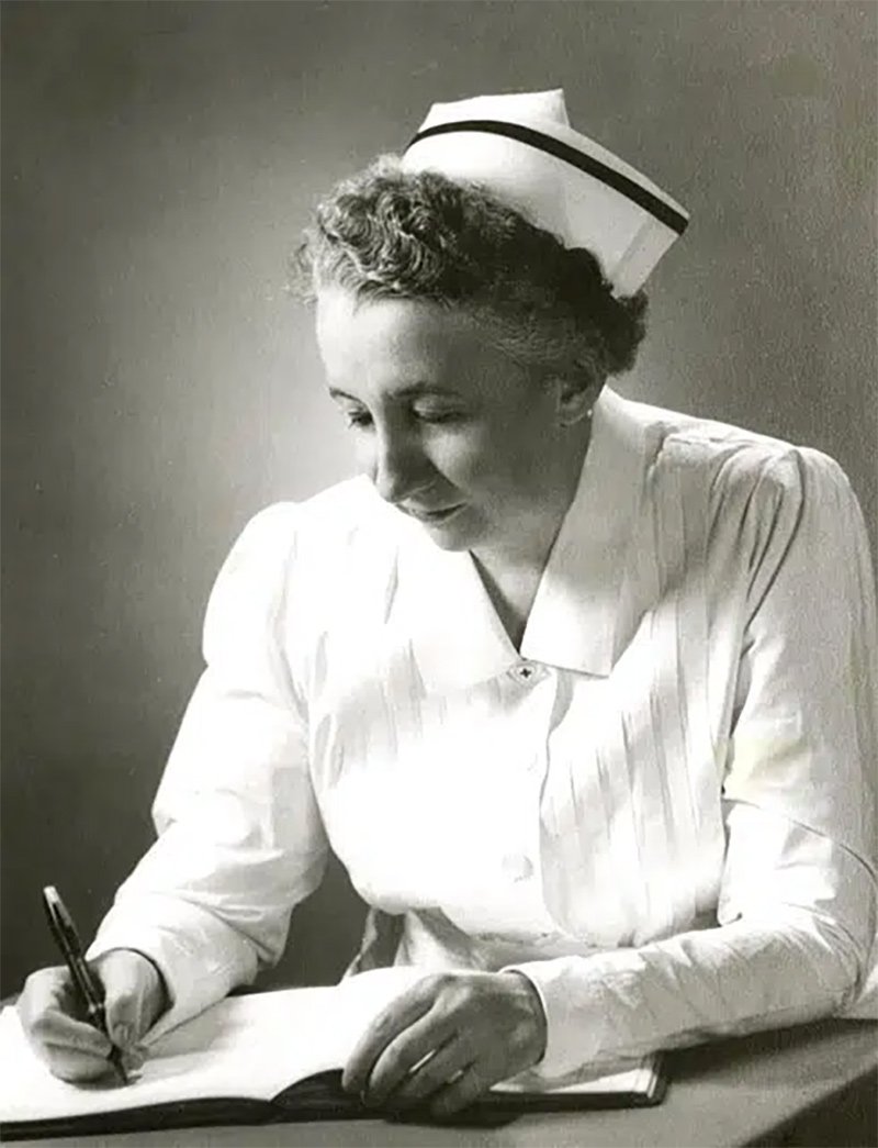 Charlotte Tassé, présidente du conseil d’administration du Sanatorium Prévost, vers 1947 Photographe non identifié BAnQ, Centre d’archives de Montréal Fonds Charlotte Tassé P307,S3,SS1,D5,P41