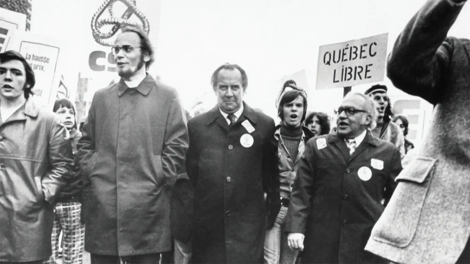 Marcel Pepin (au centre) entouré de syndicalistes et manifestants lors du front commun de 1972. Photo : Antoine Désilets.