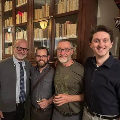 Éric Bédard en compagnie de l'artiste Yannick Pouliot et Pierre B. Berthelot