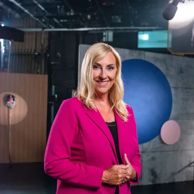 Chantal Machabée sur le plateau de tournage de la série Nos géants, saison 3