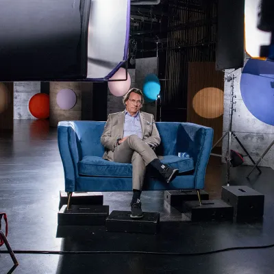 Pierre Karl Péladeau sur le plateau de tournage de la série Nos géants, saison 3