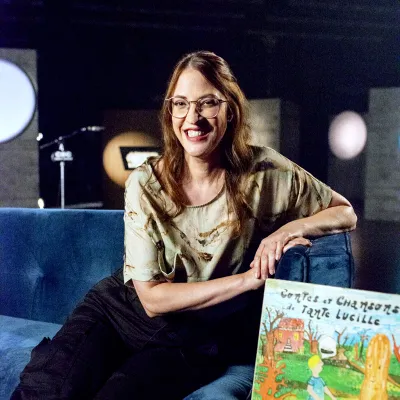 India Desjardins sur le plateau de tournage de la série Nos géants, saison 3