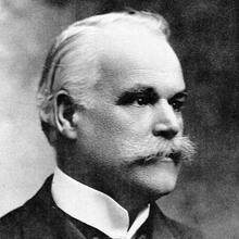 Alphonse Desjardins en 1913. Photo : Alfred George Pittaway, domaine public.